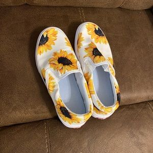 NWOT Sunflower Canvas Shoes